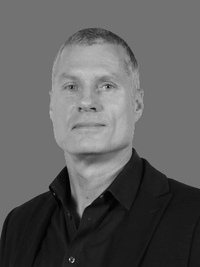 Headshot of Steven King